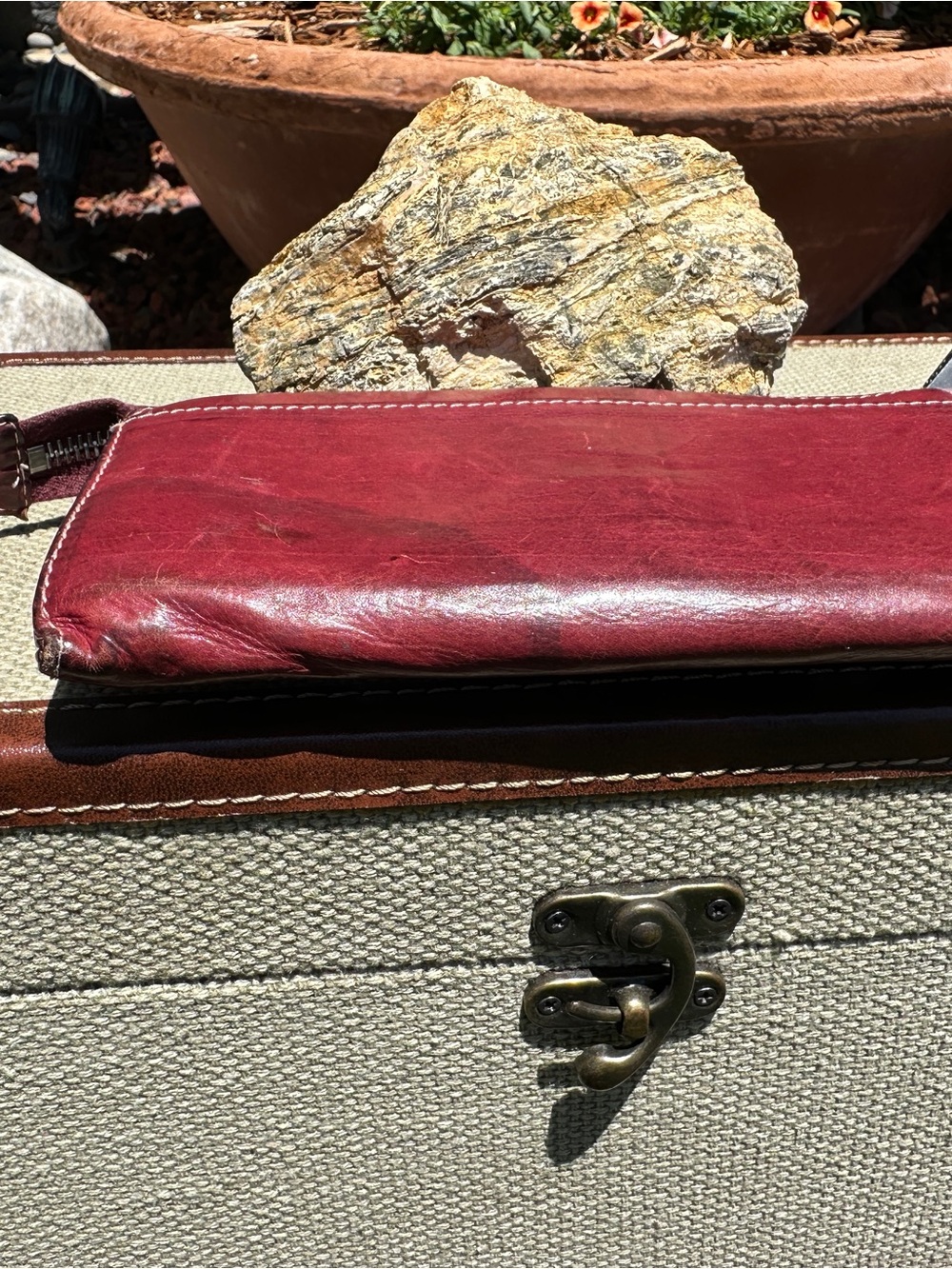 Marc Jacobs Burgundy Leather Wallet Clutch with Front Pockets - Picture 5 of 13